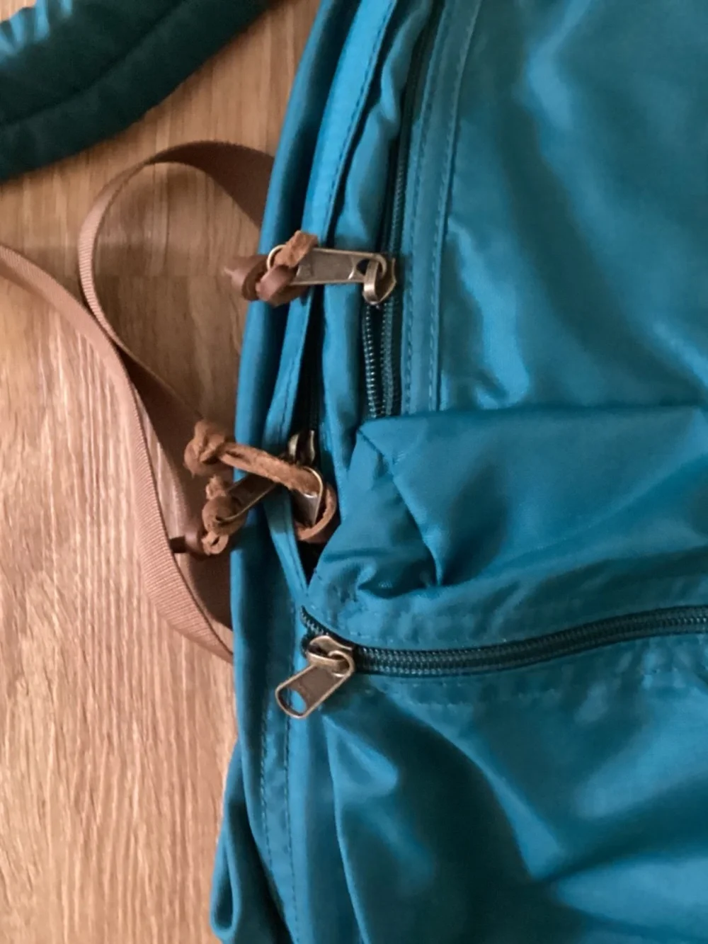 L.L. Bean Backpack & Leather Blanket Strap Bedroll Hiking Outdoor Green Leather - Picture 4 of 14